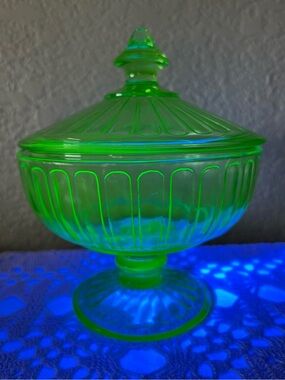 Vintage Uranium Glass Covered Compote Candy Dish Lid Pedestal UV Glow Green